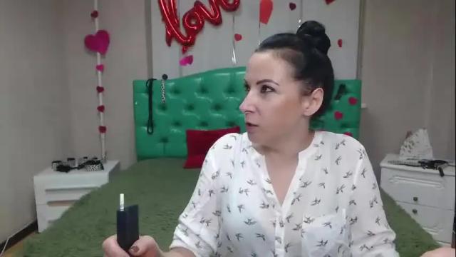 Image 3 of elizabethsho Stream on Chaturbate on 6 days ago
