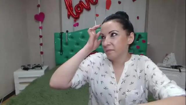 Image 4 of elizabethsho Stream on Chaturbate on 6 days ago