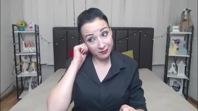 Image 11 of elizabethsho Stream on Chaturbate on 4 months ago