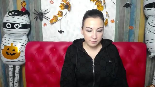 Image 3 of elizabethsho Stream on Chaturbate on 2 months ago