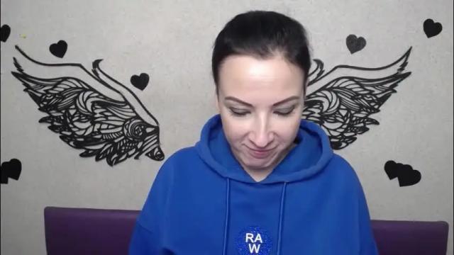 Image 2 of elizabethsho Stream on Chaturbate on 2 months ago