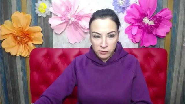 Image 3 of elizabethsho Stream on Chaturbate on 1 month ago