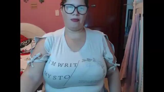 Image 2 of elizabethtaylor1 Stream on Chaturbate on 10 months ago