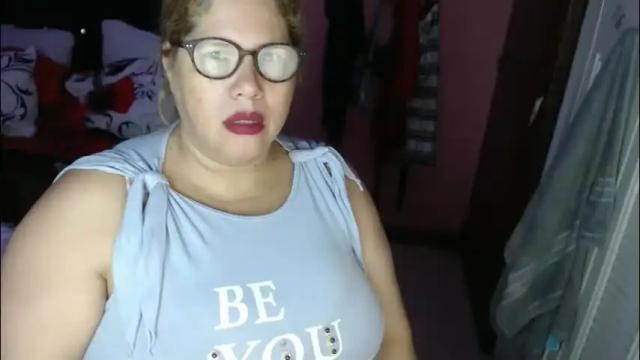 Image 2 of elizabethtaylor1 Stream on Chaturbate on 29 days ago