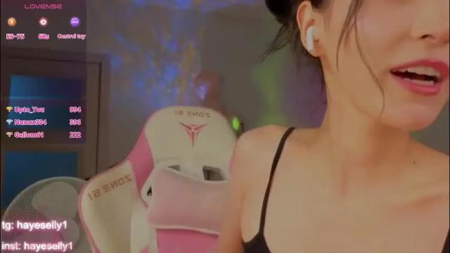 Image 7 of ella_hayes Stream on Chaturbate on 5 months ago
