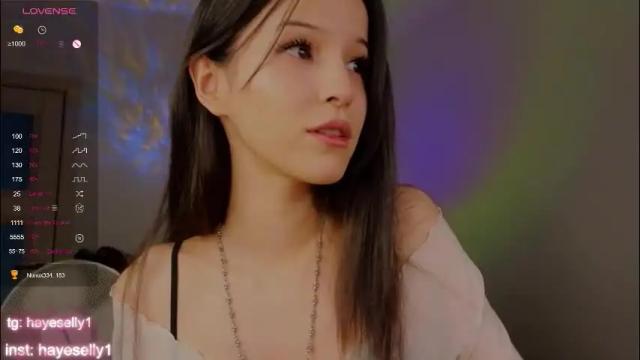 Image 3 of ella_hayes Stream on Chaturbate on 5 months ago