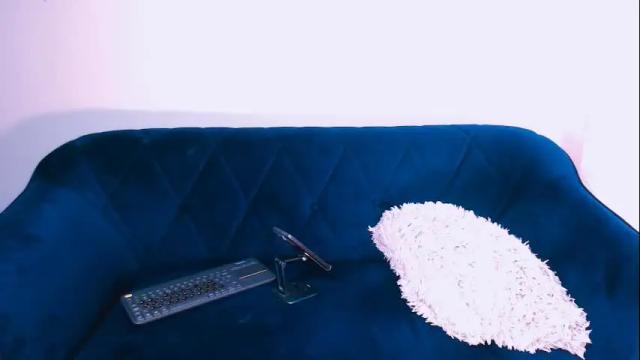 Image 7 of ella_kross Stream on Chaturbate on 1 month ago
