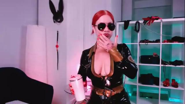 Image 10 of ella_kross Stream on Chaturbate on 5 days ago