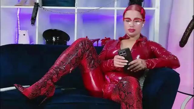 Image 6 of ella_kross Stream on Chaturbate on 1 month ago