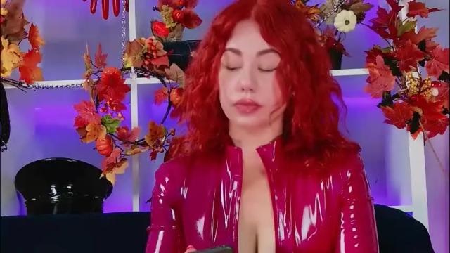 Image 10 of ella_kross Stream on Chaturbate on 1 month ago