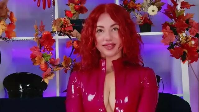 Image 7 of ella_kross Stream on Chaturbate on 1 month ago