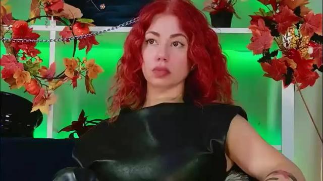 Image 6 of ella_kross Stream on Chaturbate on 26 days ago