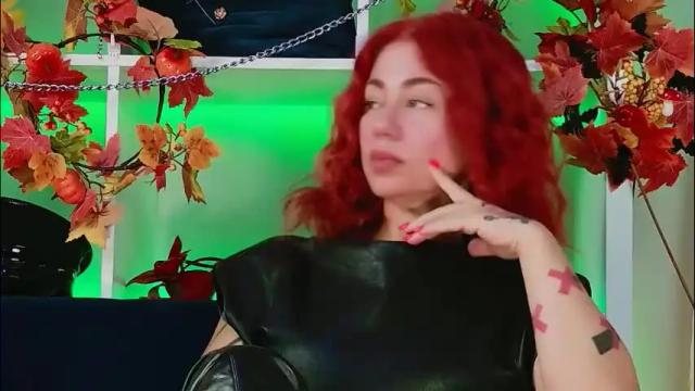 Image 7 of ella_kross Stream on Chaturbate on 26 days ago
