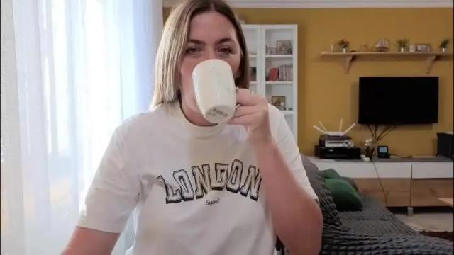 Image 3 of ella_max_live Stream on Chaturbate on 4 months ago