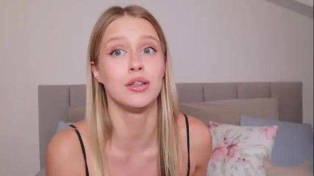 Image 4 of ella_twinkle Stream on Chaturbate on 1 month ago