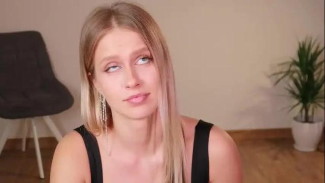 Image 12 of ella_twinkle Stream on Chaturbate on 1 month ago