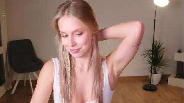 Image 3 of ella_twinkle Stream on Chaturbate on 1 month ago
