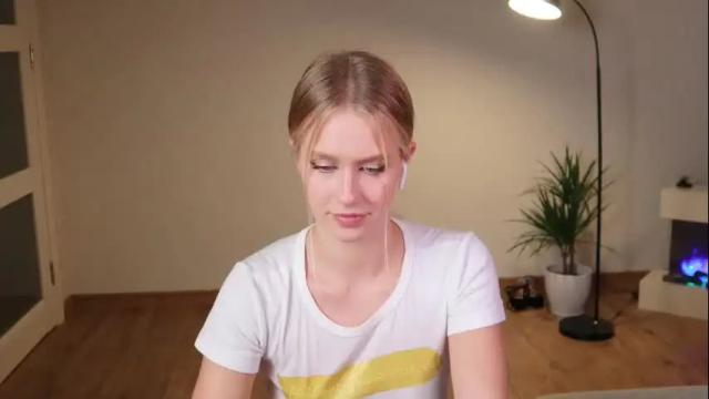 Image 3 of ella_twinkle Stream on Chaturbate on 24 days ago