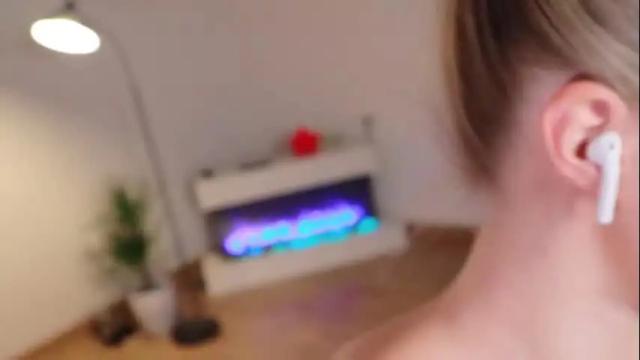 Image 8 of ella_twinkle Stream on Chaturbate on 23 days ago