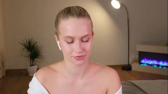 Image 10 of ella_twinkle Stream on Chaturbate on 15 days ago