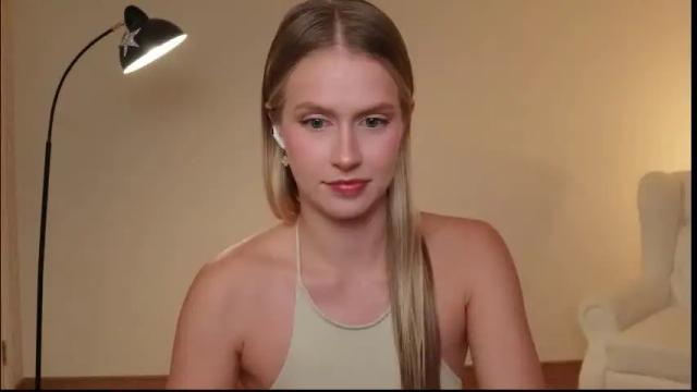 Image 2 of ella_twinkle Stream on Chaturbate on 2 months ago