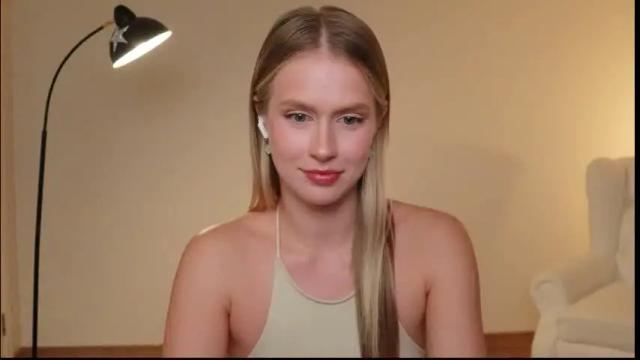 Image 3 of ella_twinkle Stream on Chaturbate on 2 months ago