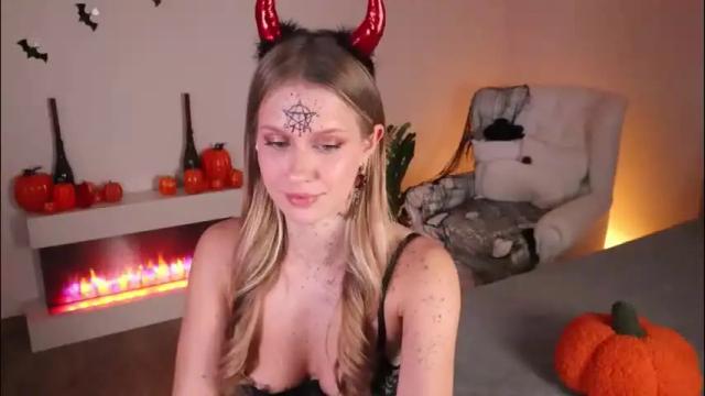 Image 11 of ella_twinkle Stream on Chaturbate on 15 hours ago