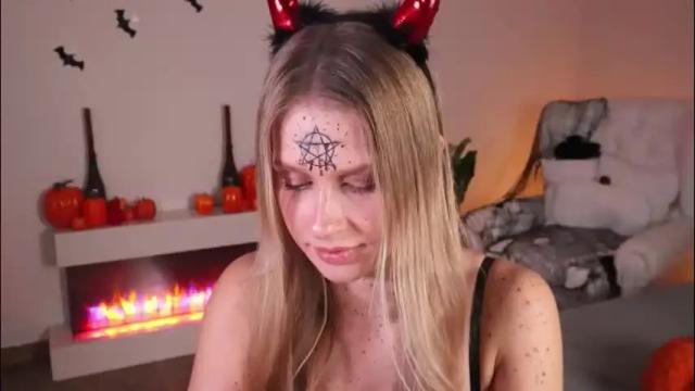 Image 4 of ella_twinkle Stream on Chaturbate on 15 hours ago