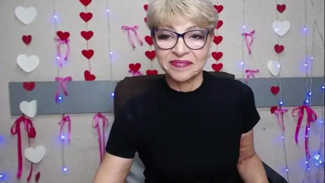 Image 3 of ellabonito Stream on Chaturbate on 4 months ago