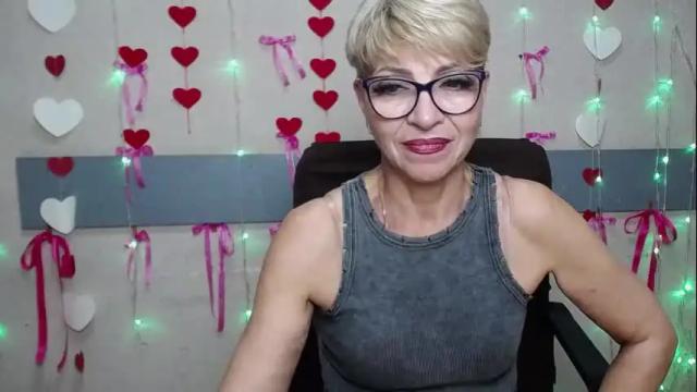 Image 3 of ellabonito Stream on Chaturbate on 4 months ago