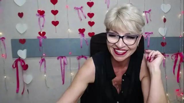 Image 8 of ellabonito Stream on Chaturbate on 3 months ago