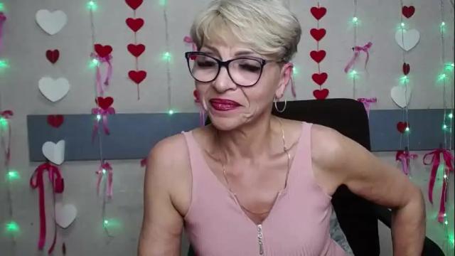 Image 10 of ellabonito Stream on Chaturbate on 3 months ago
