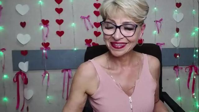 Image 3 of ellabonito Stream on Chaturbate on 3 months ago