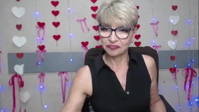 Image 3 of ellabonito Stream on Chaturbate on 3 months ago