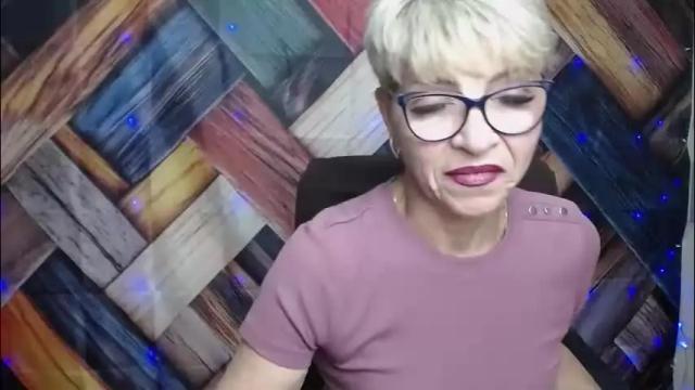 Image 8 of ellabonito Stream on Chaturbate on 1 month ago