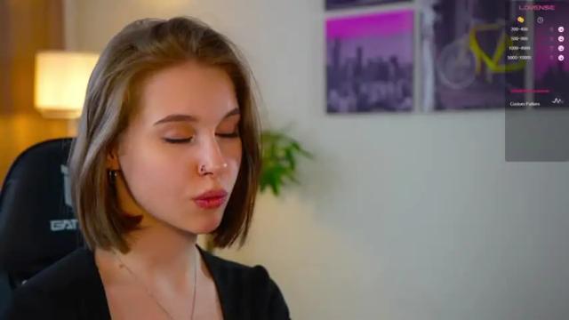 Image 3 of ellabrighten Stream on Chaturbate on 14 months ago