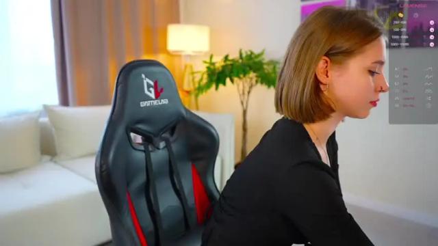 Image 7 of ellabrighten Stream on Chaturbate on 14 months ago