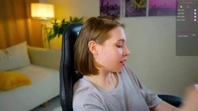 Image 7 of ellabrighten Stream on Chaturbate on 14 months ago