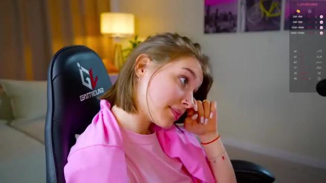 Image 3 of ellabrighten Stream on Chaturbate on 14 months ago