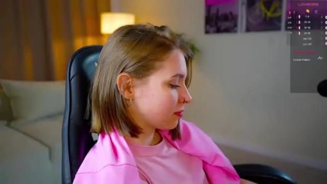 Image 4 of ellabrighten Stream on Chaturbate on 14 months ago