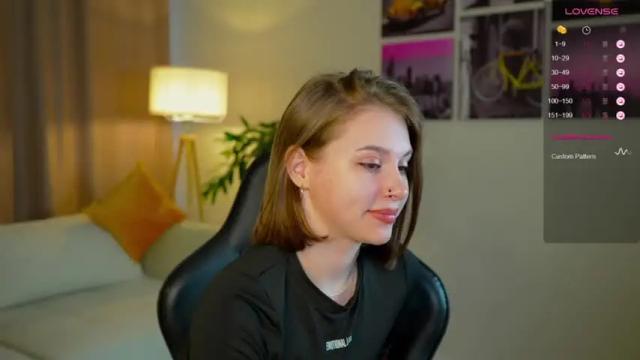 Image 10 of ellabrighten Stream on Chaturbate on 14 months ago