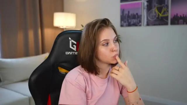 Image 12 of ellabrighten Stream on Chaturbate on 14 months ago