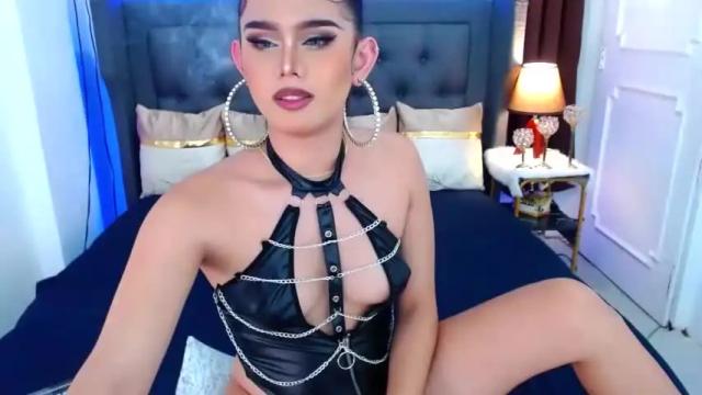 Image 11 of ellahart15 Stream on Chaturbate on 15 months ago