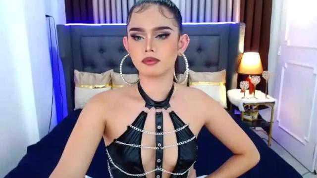 Image 2 of ellahart15 Stream on Chaturbate on 15 months ago