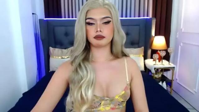 Image 11 of ellahart15 Stream on Chaturbate on 15 months ago