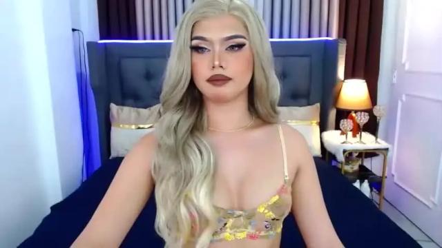 Image 3 of ellahart15 Stream on Chaturbate on 15 months ago
