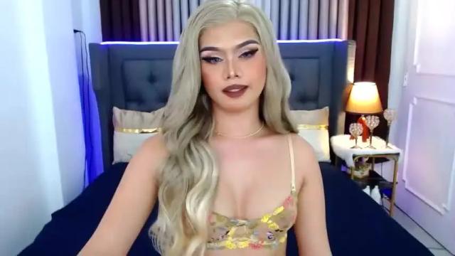 Image 8 of ellahart15 Stream on Chaturbate on 15 months ago