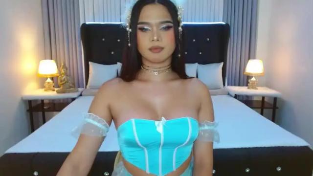 Image 2 of ellahart15 Stream on Chaturbate on 14 months ago