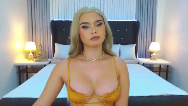 Image 8 of ellahart15 Stream on Chaturbate on 14 months ago