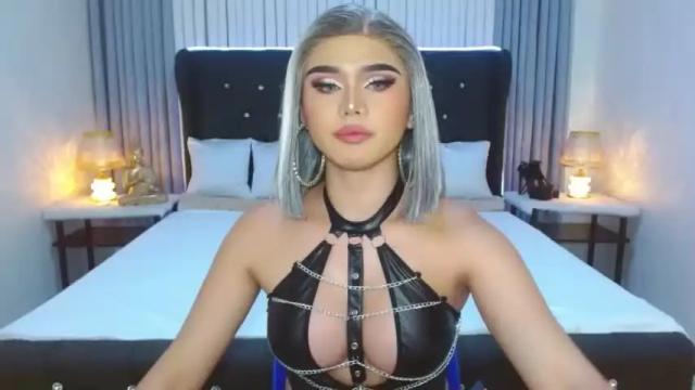 Image 3 of ellahart15 Stream on Chaturbate on 13 months ago